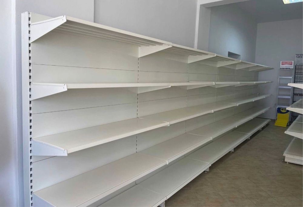 Rafturi de magazin