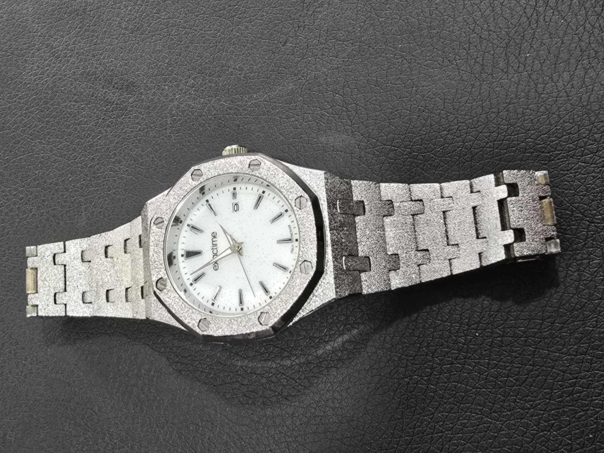 Продавам мъжки часовник Еxactime
