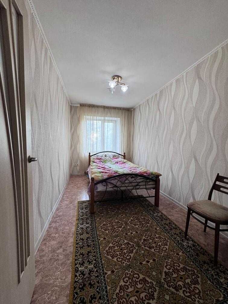 Продаётся 3-х комн квартира в центре города в кирпичном доме. 2 этаж.