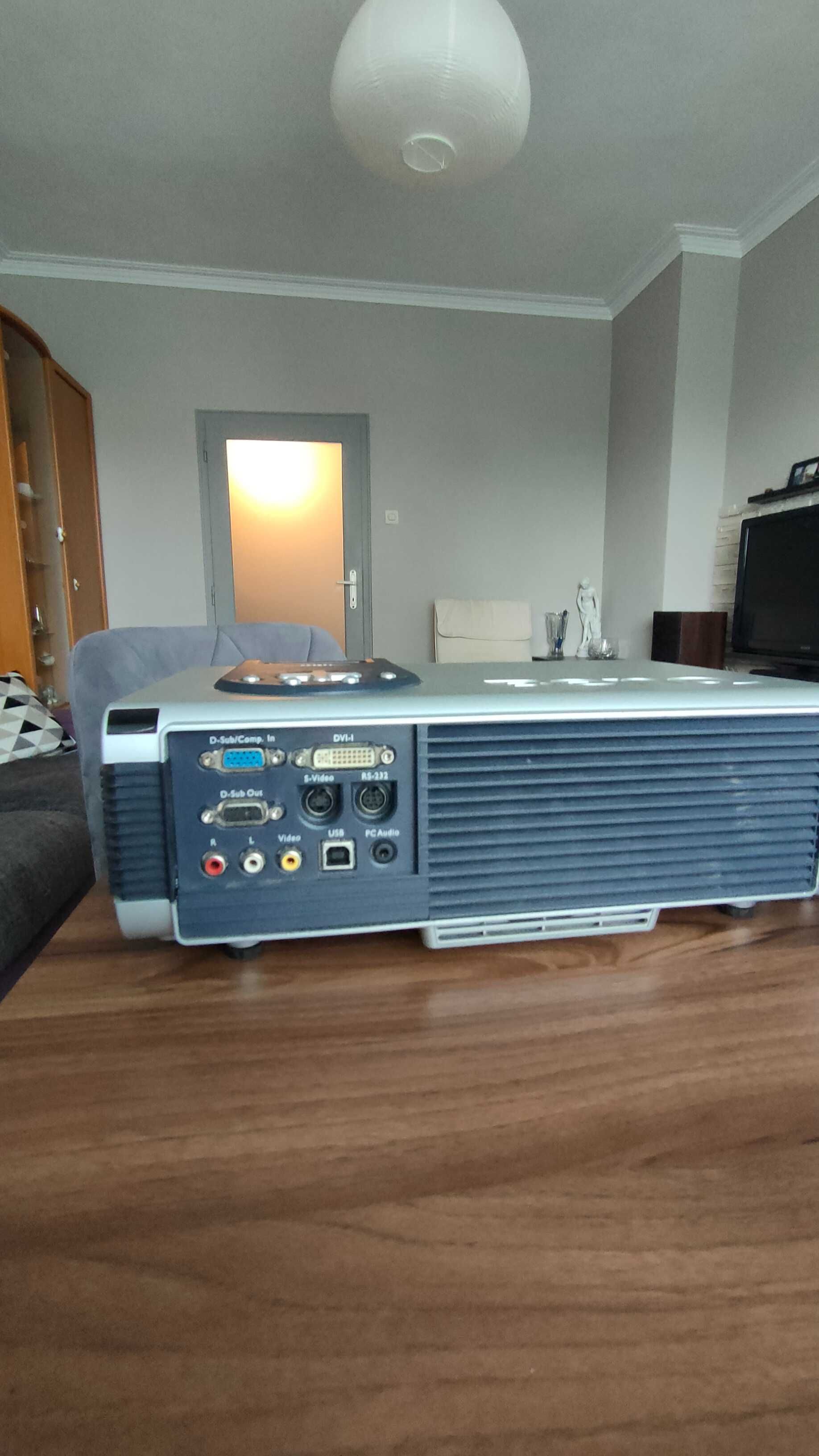 Проектор Benq PB8250 намалена цена