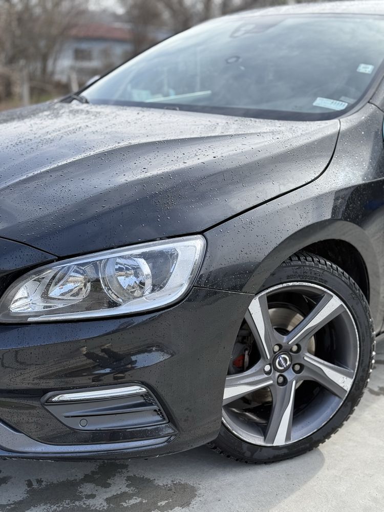 Volvo V60 R-Design