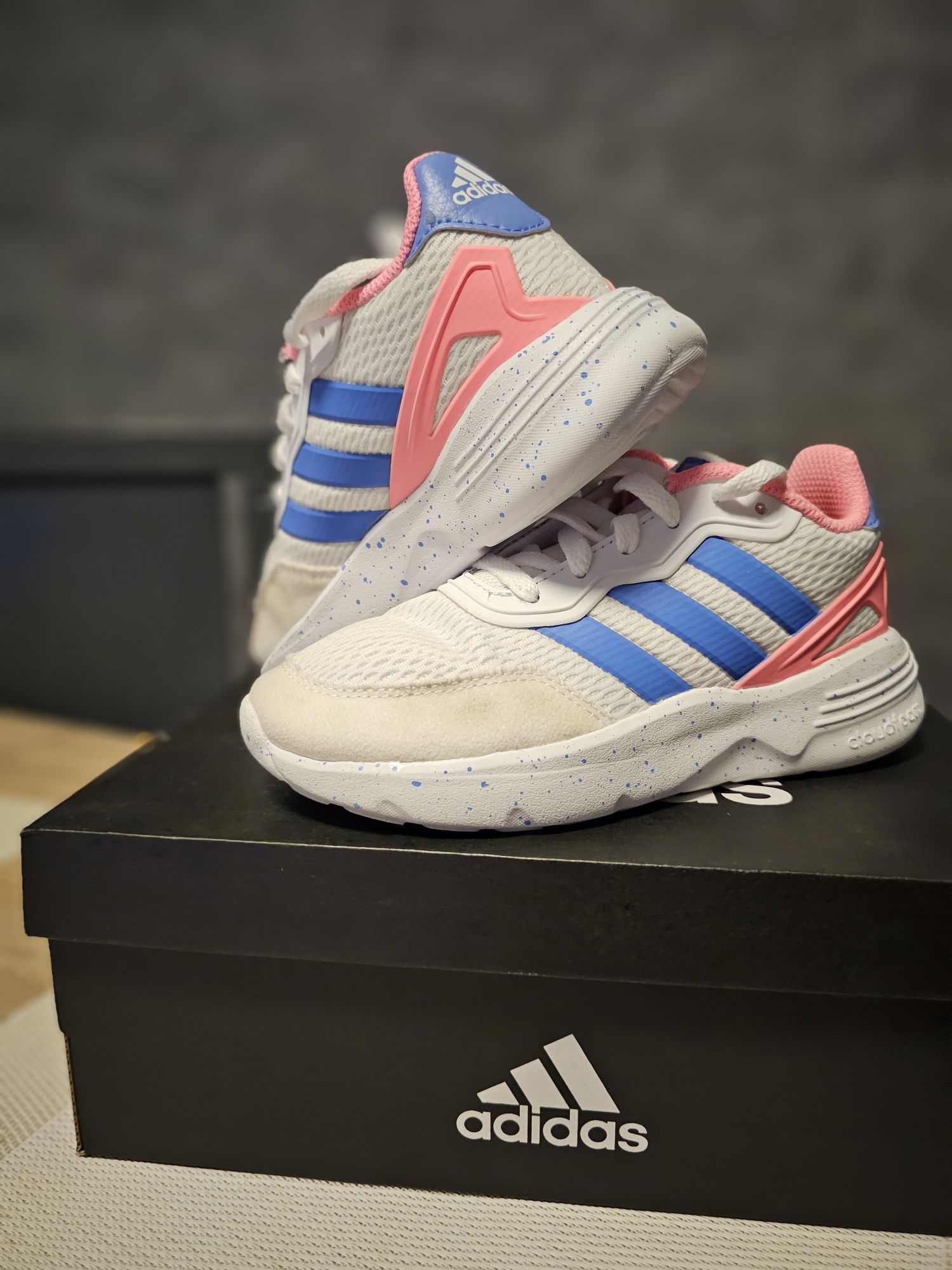 Детски момичешки маратонки ADIDAS NEBZED К