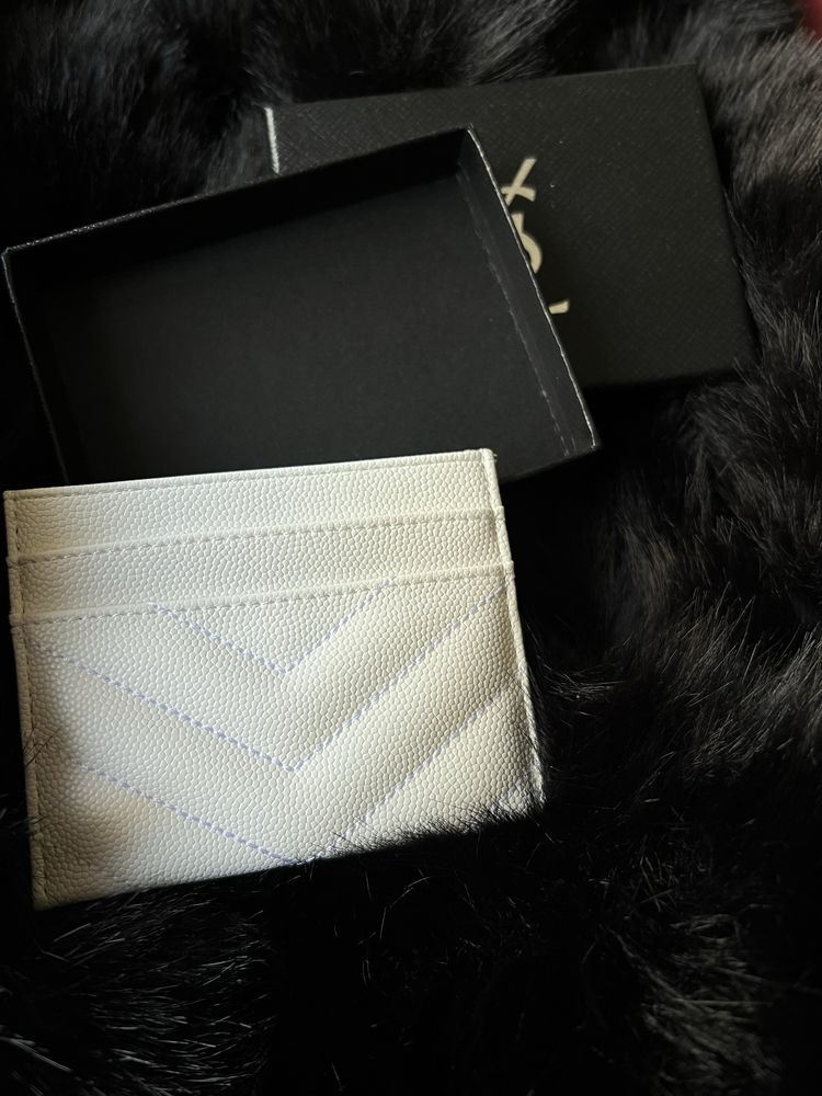 Saint laurent портфейл