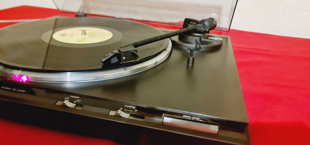 Technics SL-Q300 Direct-Drive Full Automatic Turntable System