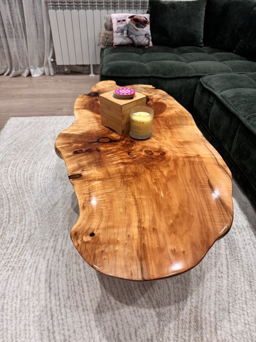 Диван с трапезна маса