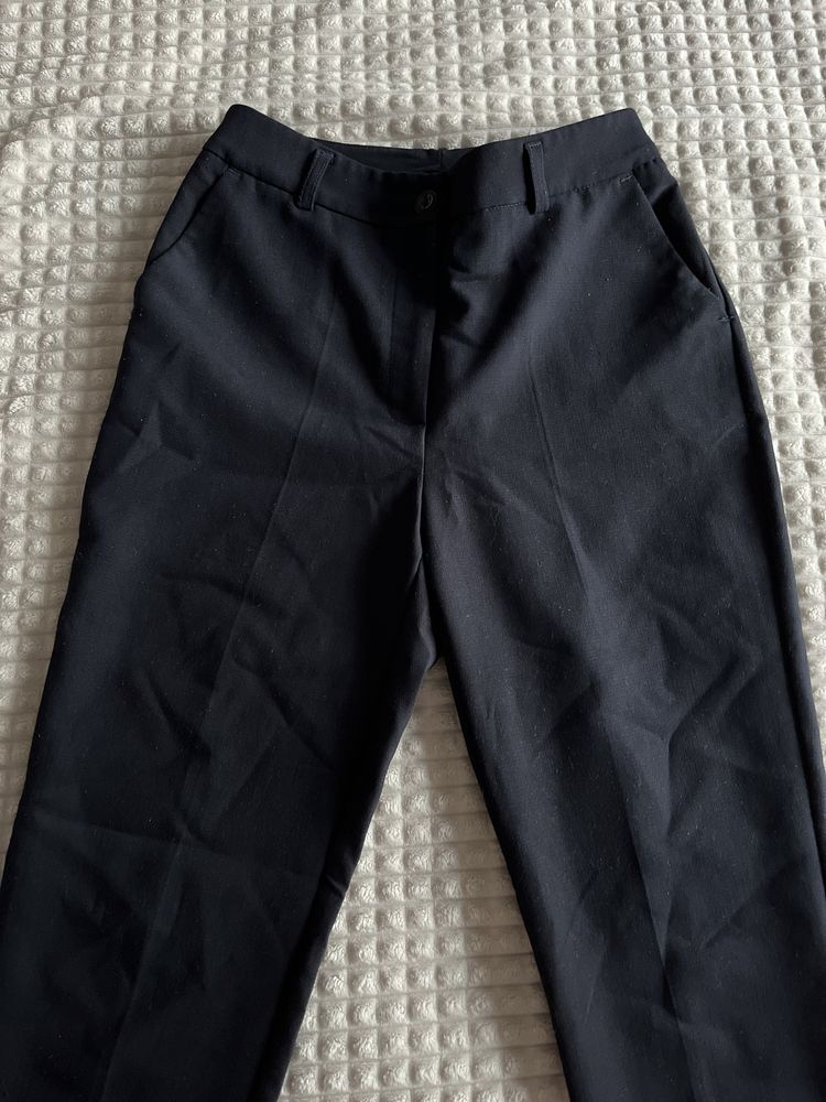 Pantaloni de costum talie inalta marime 34 purtati de 2 ori