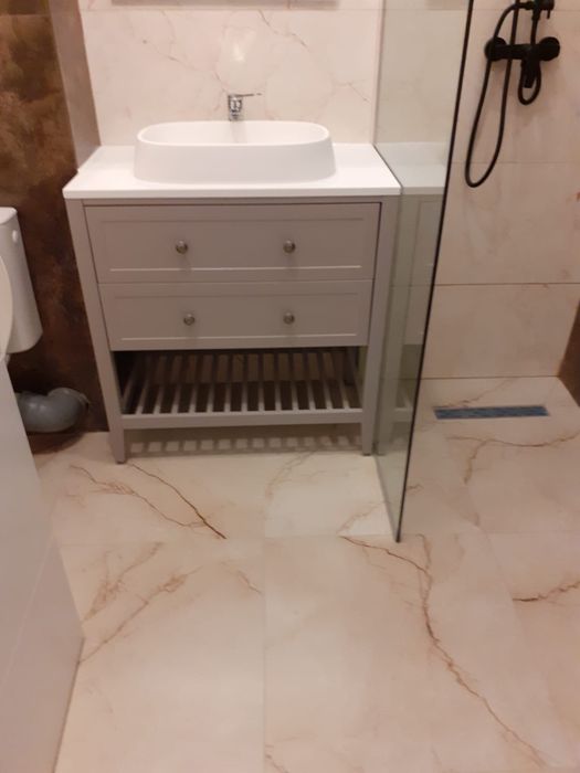 Chiuvetă și mobilier baie