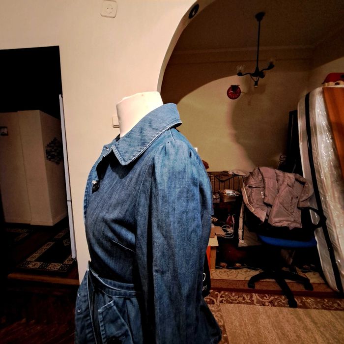Trench denim captusit,