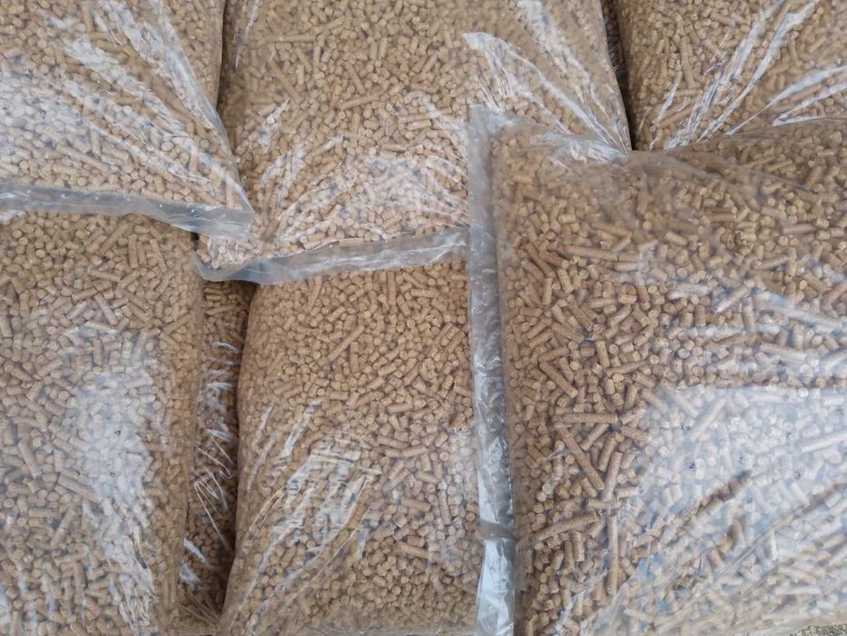 Peleți calitate superioara și cărbune brichete
