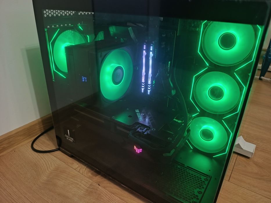 Vând PC Gaming Ryzen 7 5800x +RTX 4060 Eagle OC 8gb