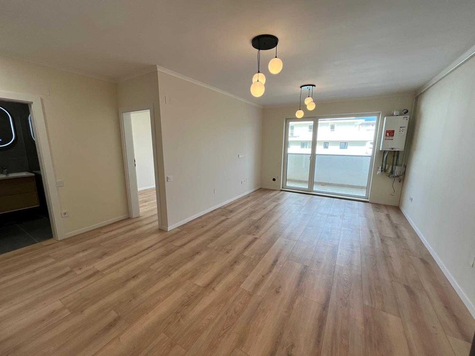 Vand apartament 2 camere str. Eroilor