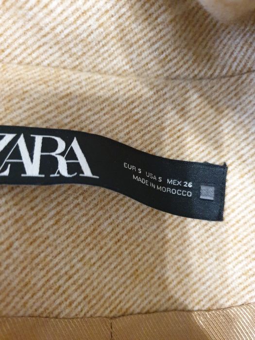 Палто на Zara ново без етикет.Не е обличано