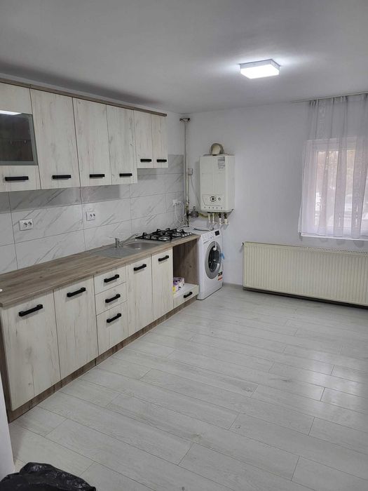 Apartament 3 camere de vânzare