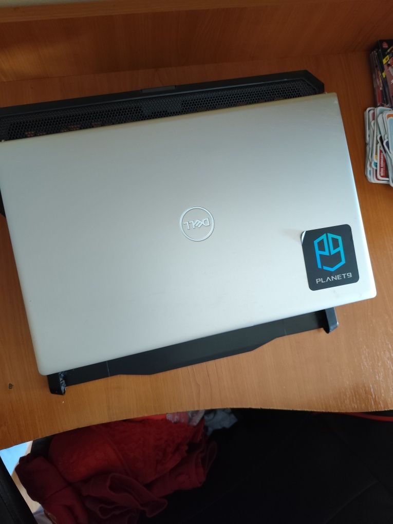 Vând Laptop Dell.