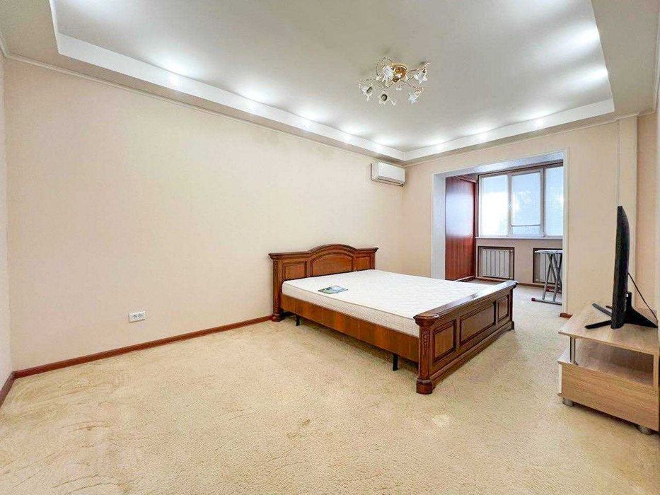 2/3/4 Паркентский, ул. Генерал Петрова
77 серия, 65 м²