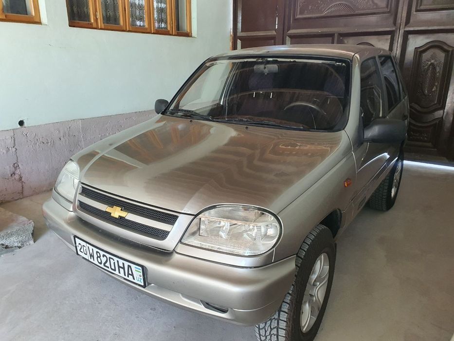 Niva chevrolet sotiladi
