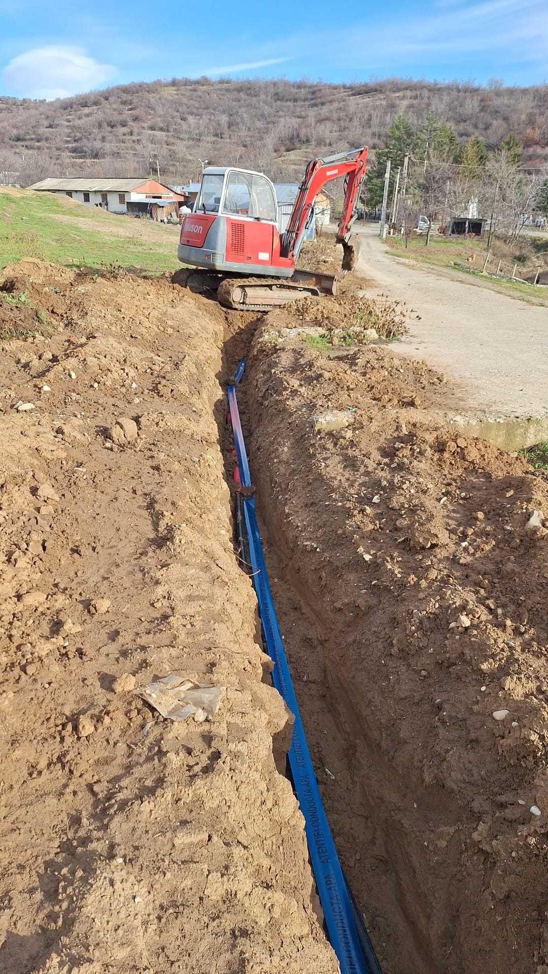 Inchiriez miniexcavator 5t - sapaturi