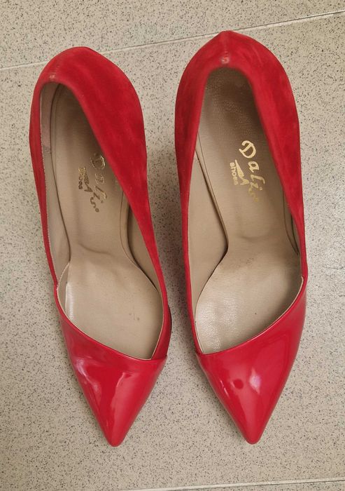 Официални червени обувки