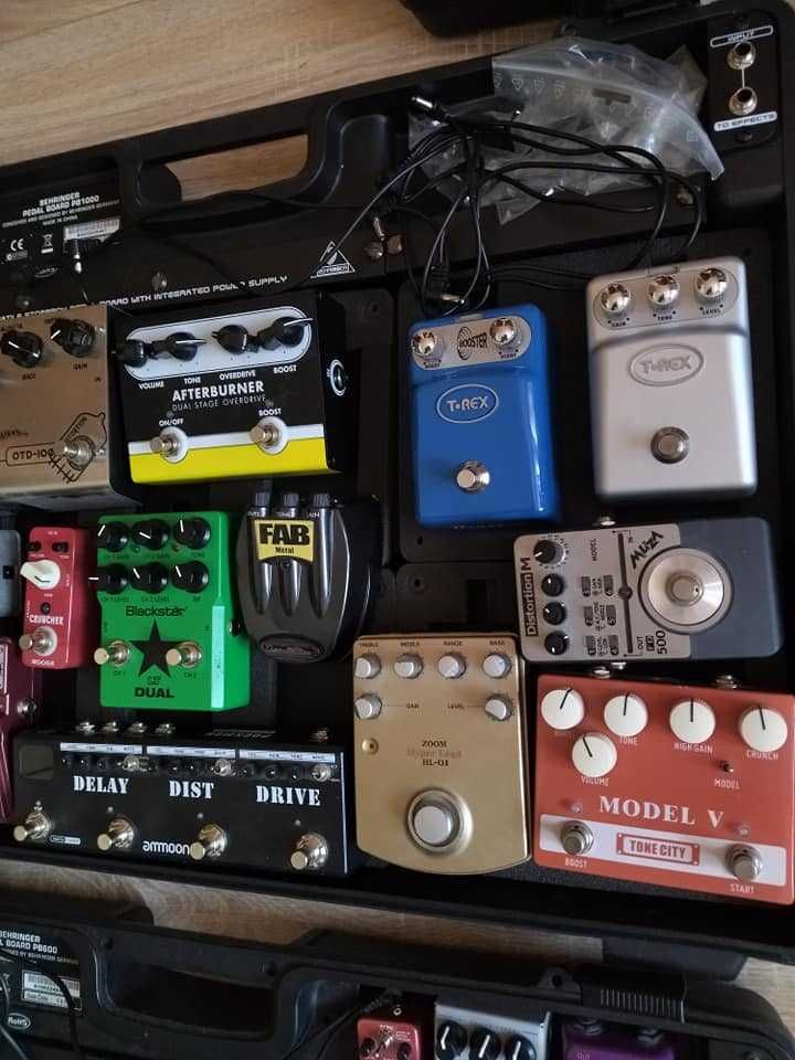 31 педала Ehx, Digitech, Tone city, два борда , някои нови за китара