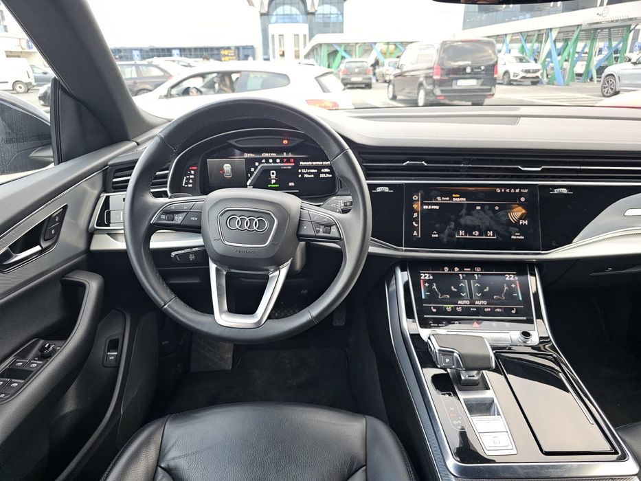 Inchirieri Auto Premium Audi Q8 in Bucuresti - Rent a Car from Volocar