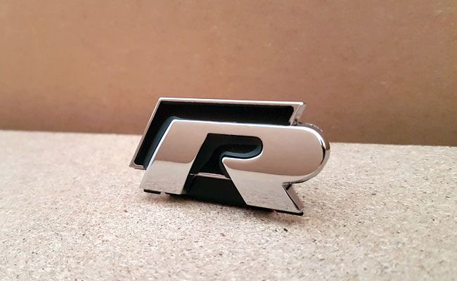 Emblema / sigla metalica grila radiator - Volkswagen R / R line