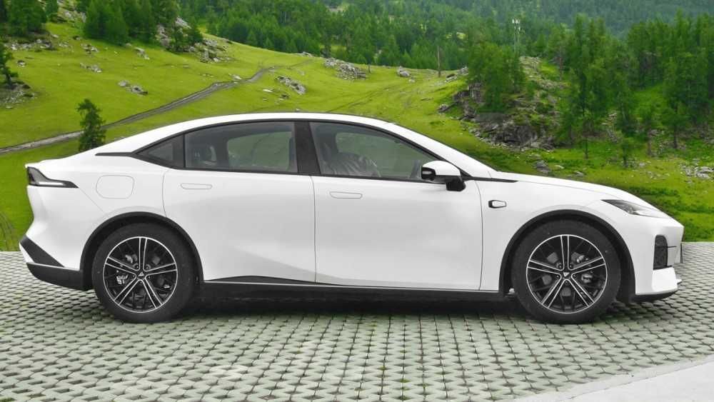 Changan Deepal SL 03 530 Boshlangich 30% bilan Nasiya Savdo asosida.