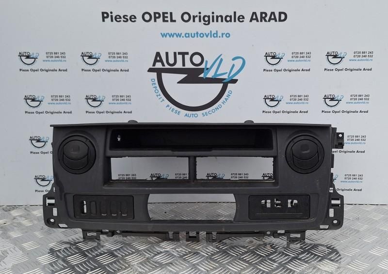 Grila centrala bord Nissan Interstar