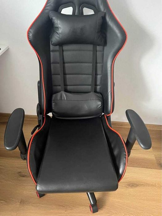 Vând scaun gaming JRH negru-rosu