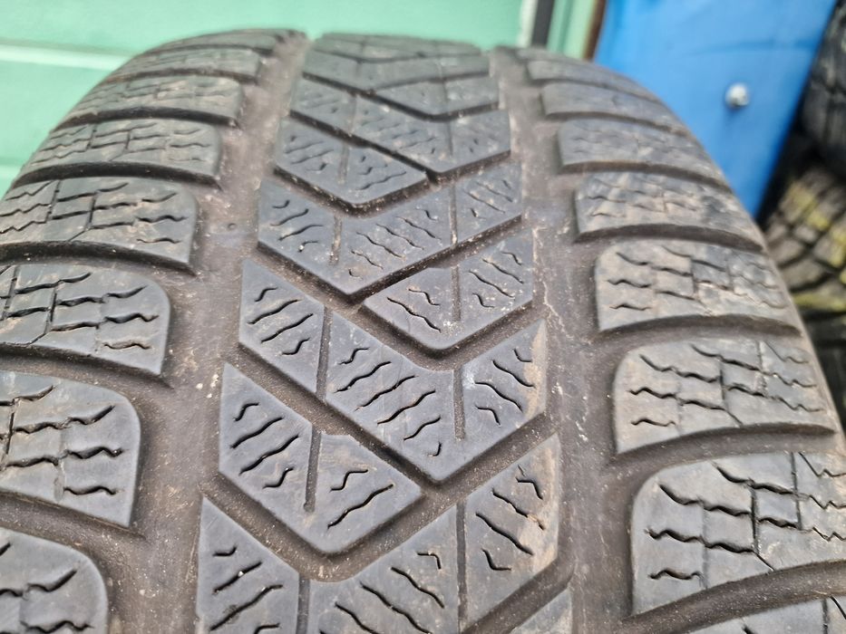 Anvelopă 245/45R19 marca Pirelli, DOT 2023