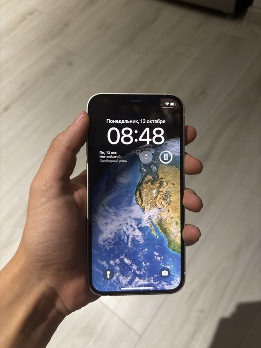 Продам iPhone 12