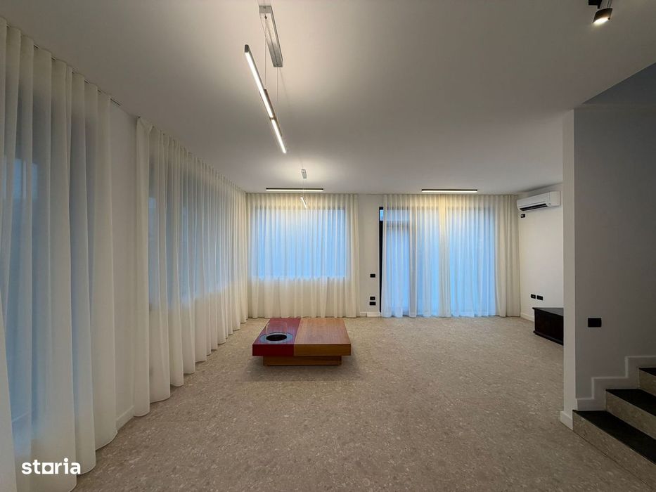 LA CHEIE! GATA DE MUTARE-TEREN 300 MP școală Americana 3 min.