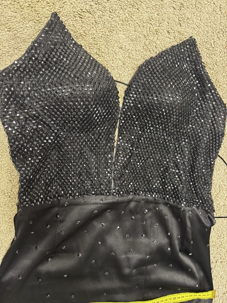 Vand / inchiriez Rochie nasa marimea M 36-38