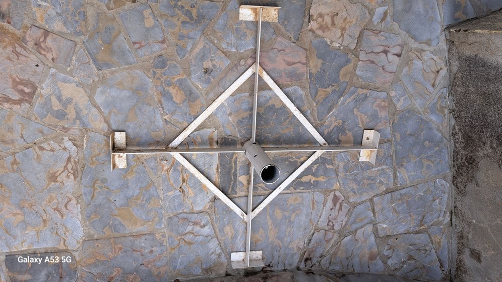 Suport metalic umbrela