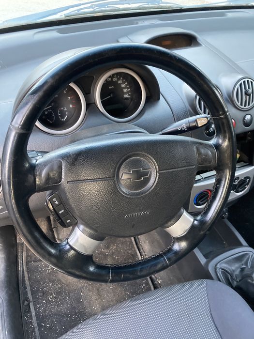 Шавролет Калос на части.