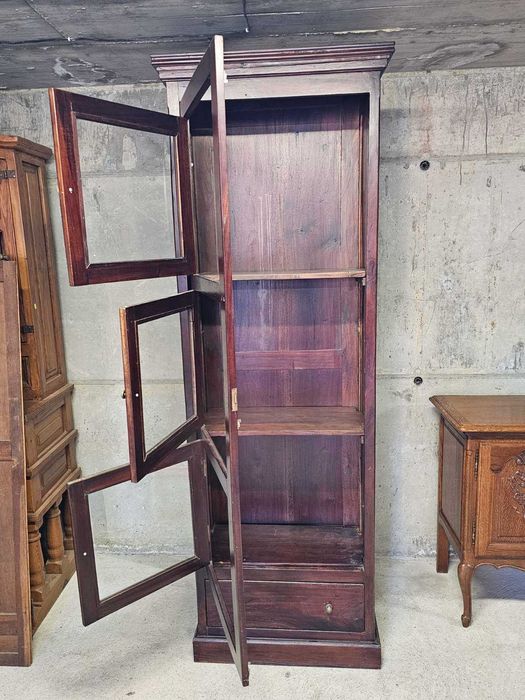 Шкаф/ витрина в стил Рустик