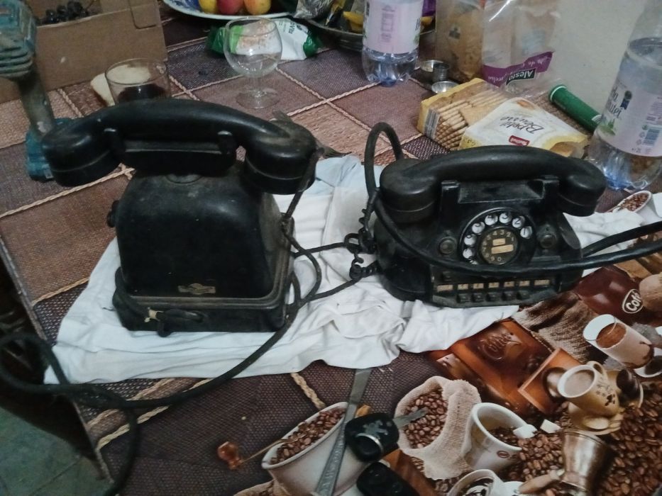 Telefoane vechi din ebonita