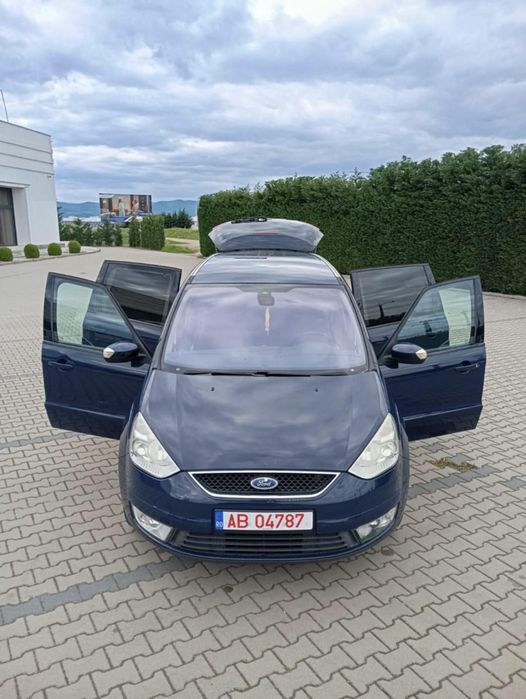 Vind ford galaxi an 2009 2.0 benzina mașină  este cu rarul facut