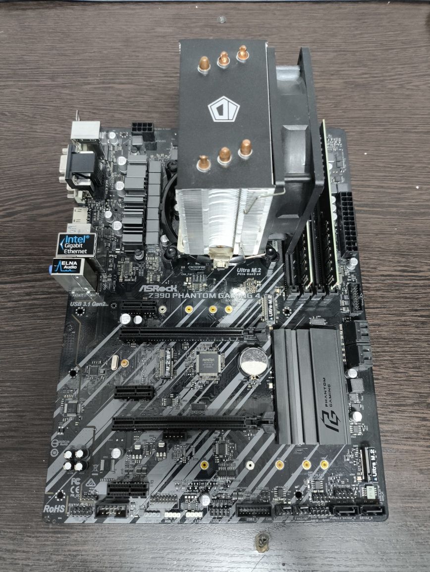 Asrock Phantom Gaming Z390+i5 8400+16Gb