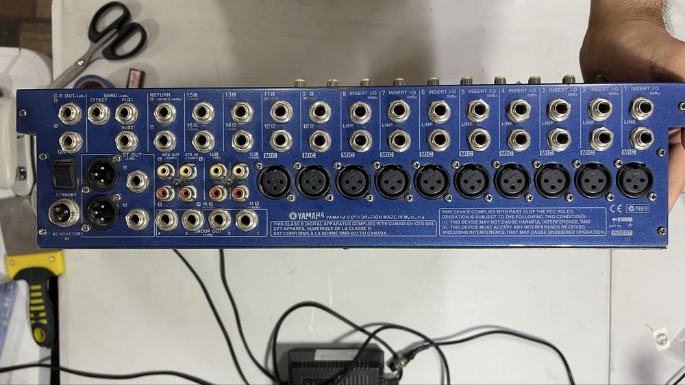 Yamaha mikser pulti (11 kanalli)