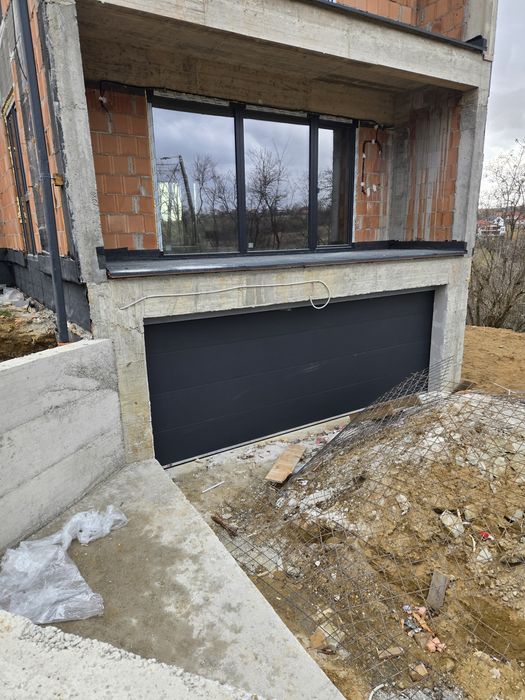 Usi de garaj/ usi tip rulou/ usa industriala/ usa batanta