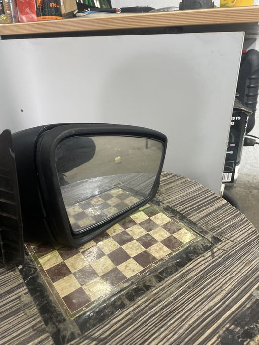 Продам правое зеркало лада гранта фл