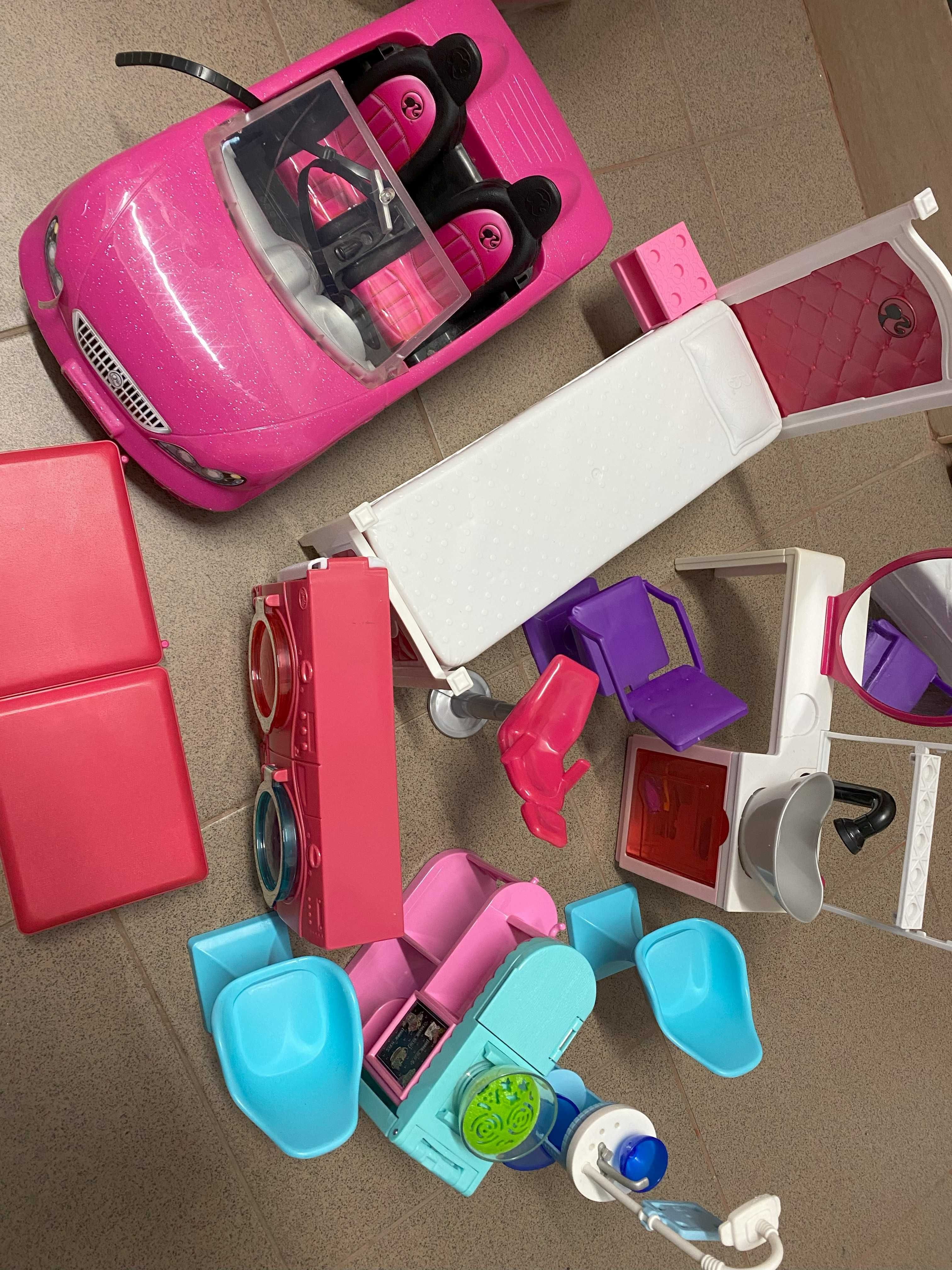 Barbie - Masina roz + Salon Coafura + Alte accesorii