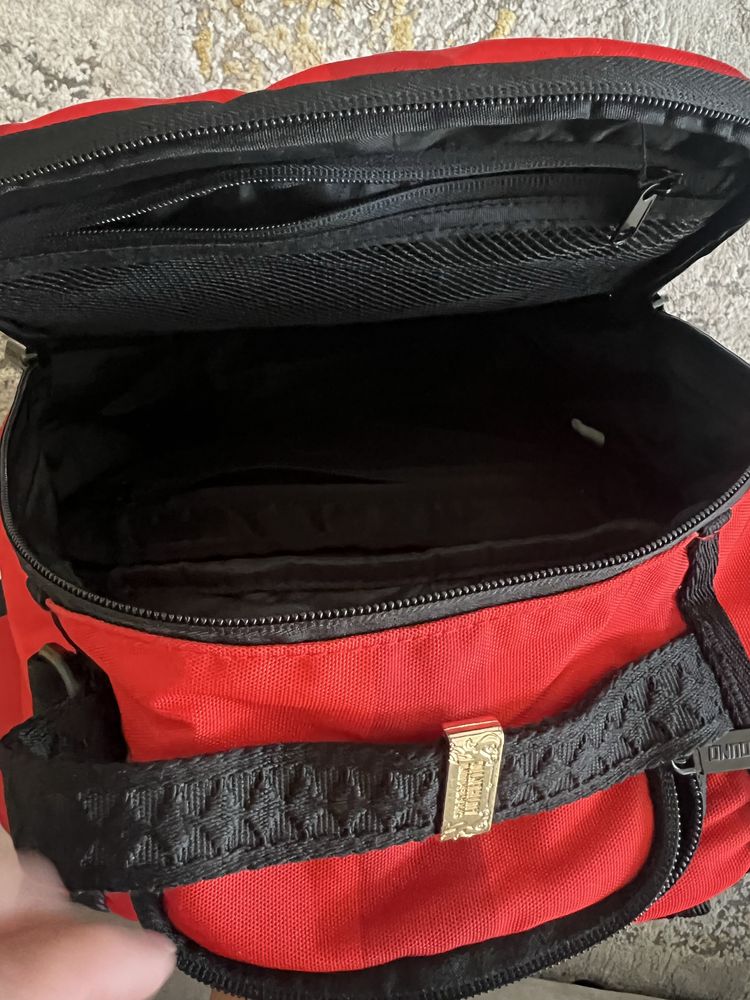 Vând rucsac Sprayground