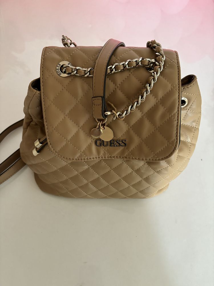 Раница guess