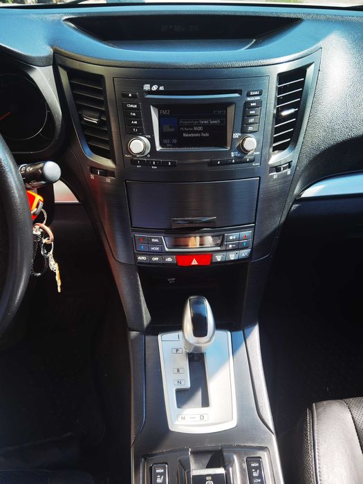 Subaru Outback 2014, 2.5 BiFuel 173к.с.
