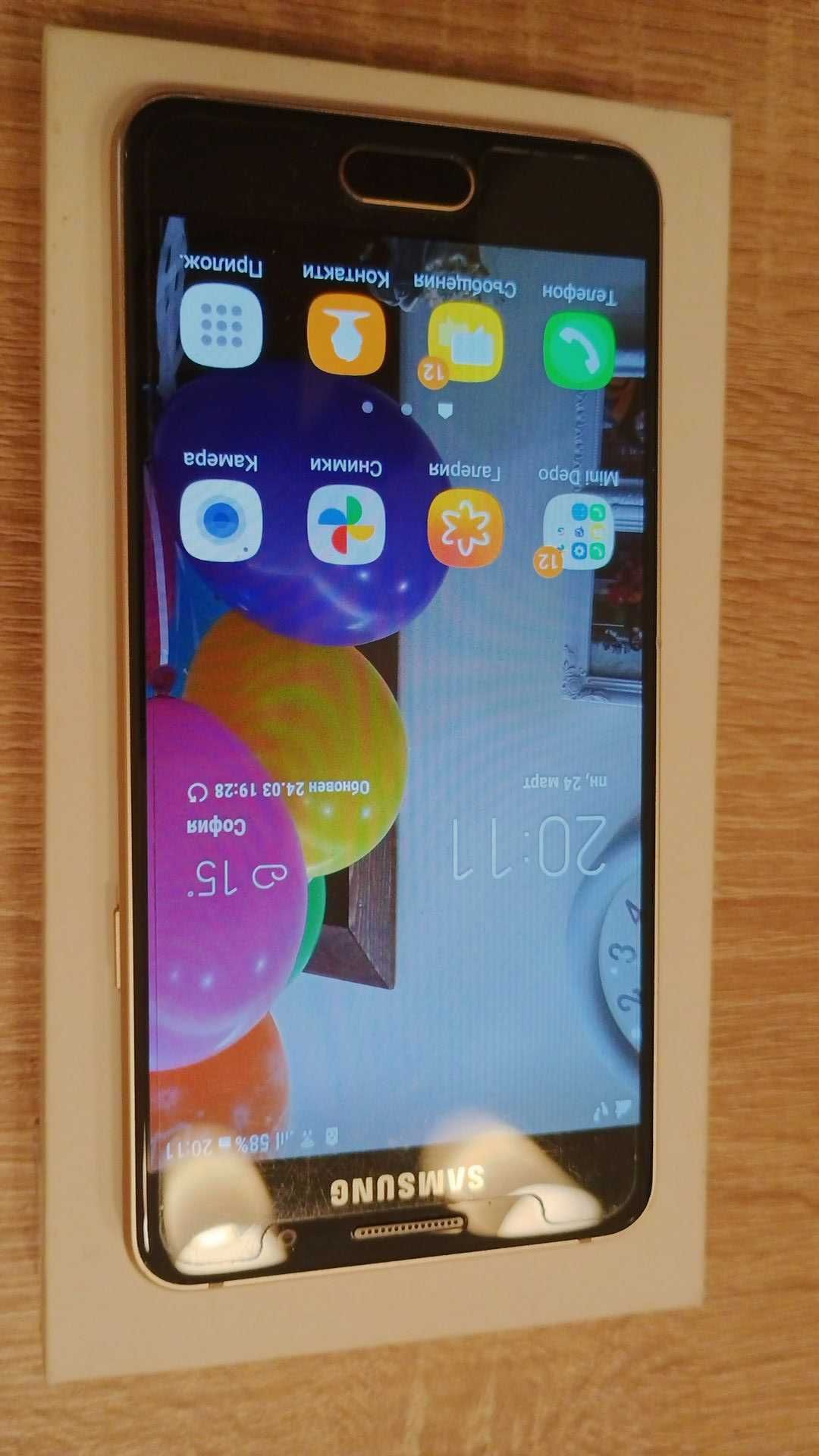 Samsung Galaxy A3-6 Gold / телефон в отлично състояние