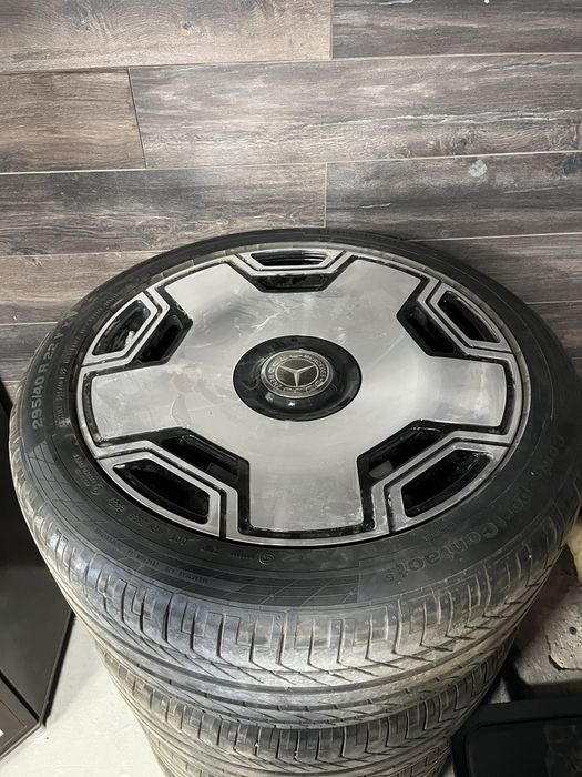 Продаются диски с шинами 295/40 R22