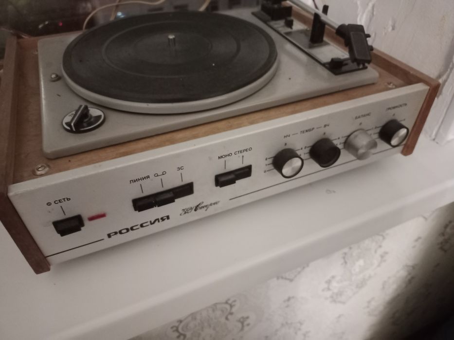 Радиола Россия 321 Стерео + 50 пластинок 60-80хх годов, 1,500000 тг