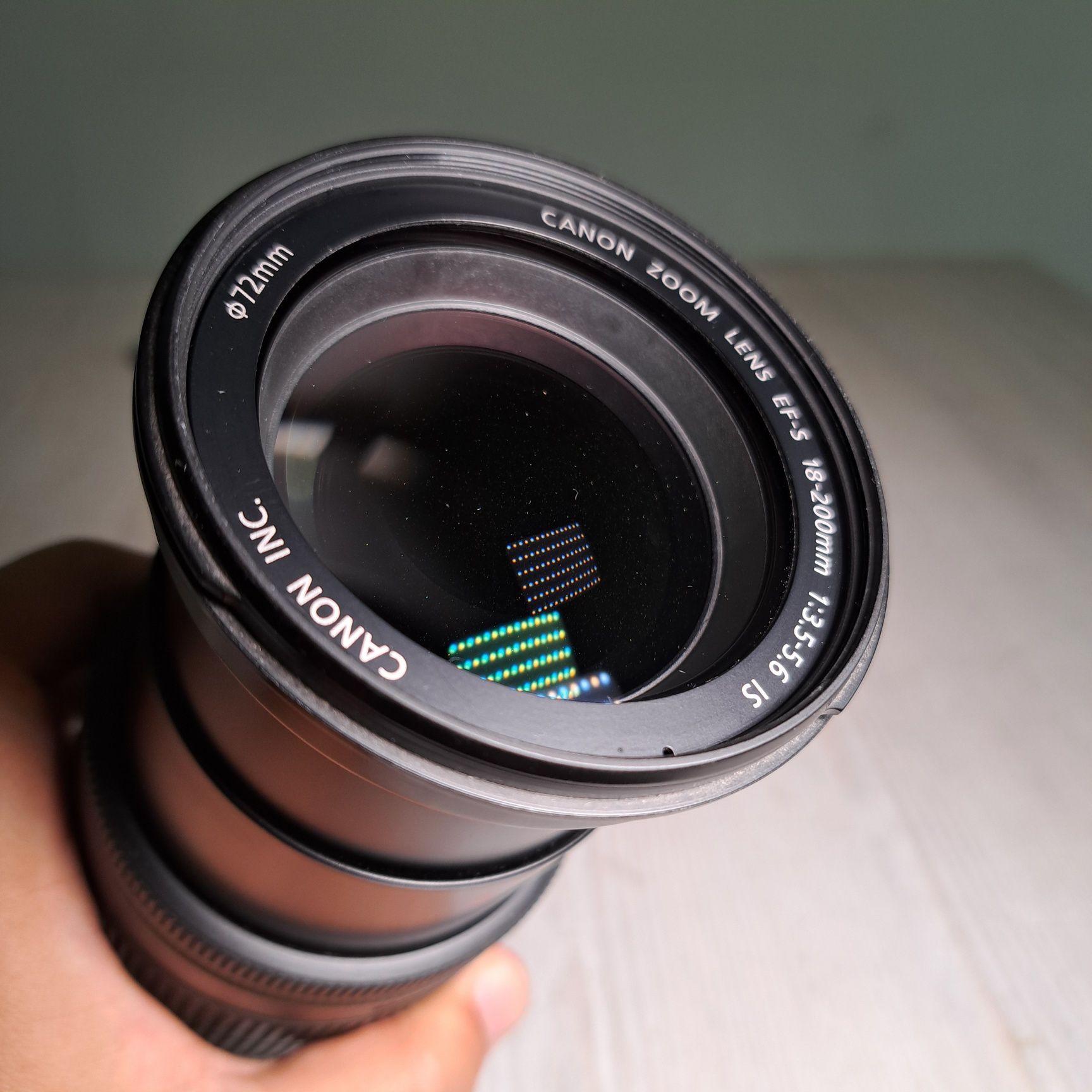 Canon EF-S 18-200mm f/3.5-5.6 IS obyektiv
