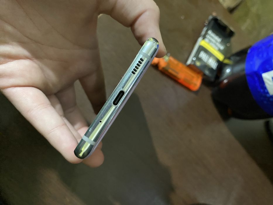Vand Samsung S20 fe ,placa de baza stricata